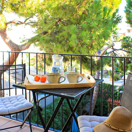 Montroig Penthouse In *